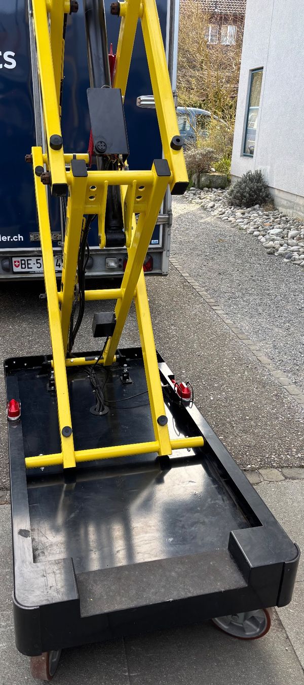 Hebebühne & Wagenheber: Micro Scherenbühne – Gebraucht aus Huttwil von Feger0 6