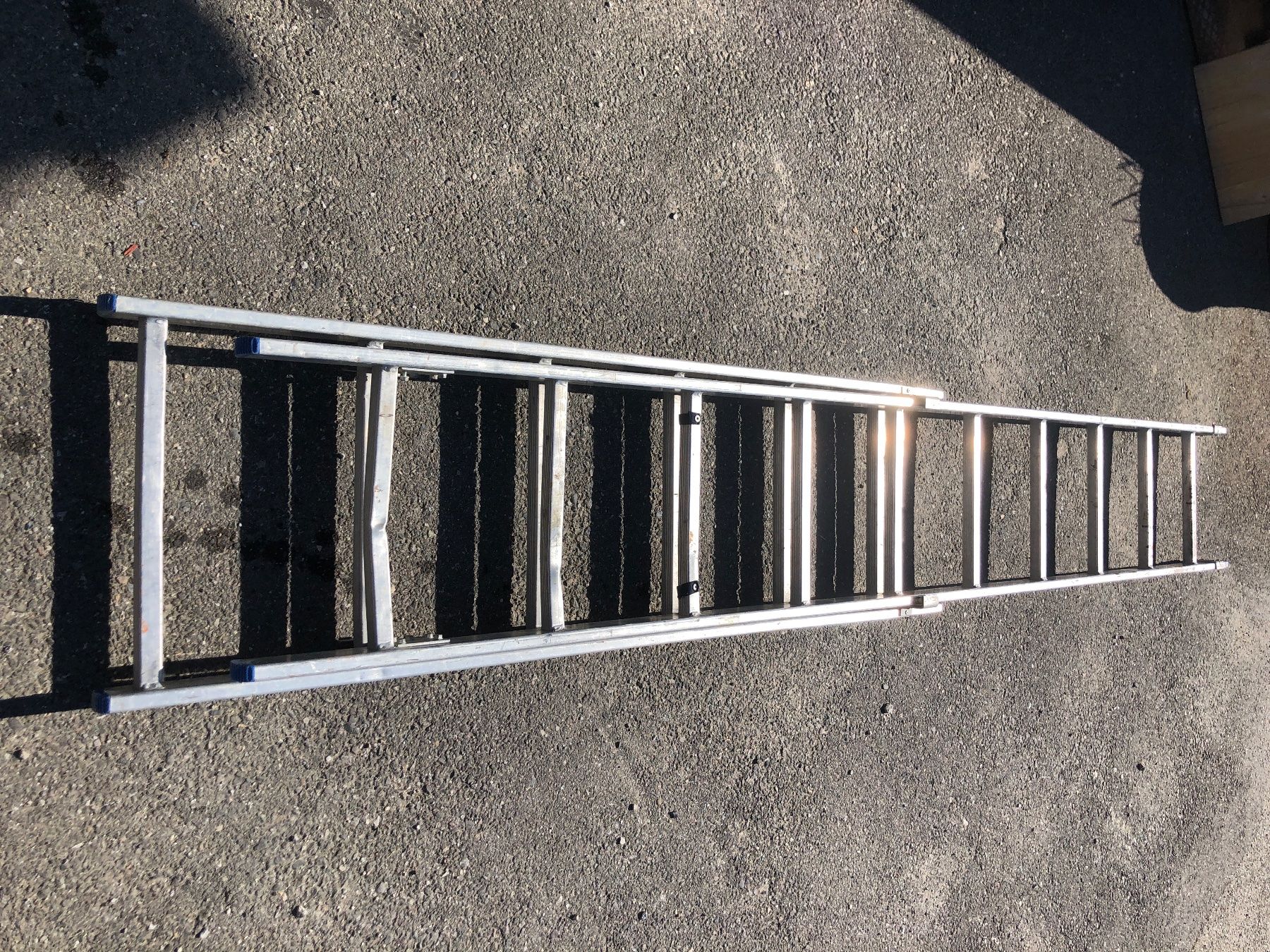Scale: Échelle aluminium – Usato da Chénens venduto da Touta1franc