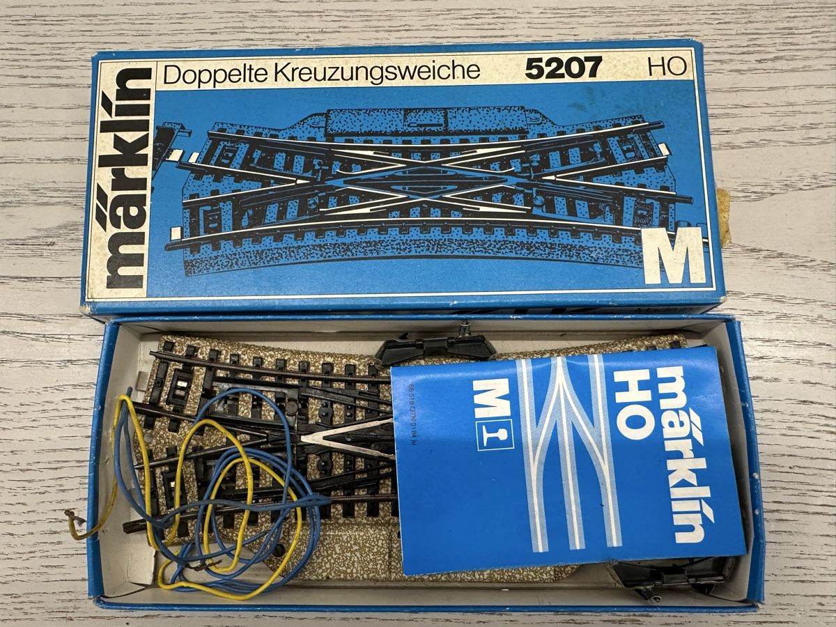 Märklin Modellini di ferrovie: Märklin Doppelte Kreuzungsweiche – Usato da Lupsingen venduto da New-Haven