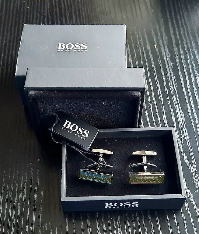 Gemelli: Hugo Boss Manschette Knöpfe NEU – Usato da Zürich venduto da mar_fw69