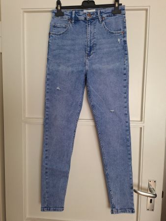 Jeans Bershka taille 38