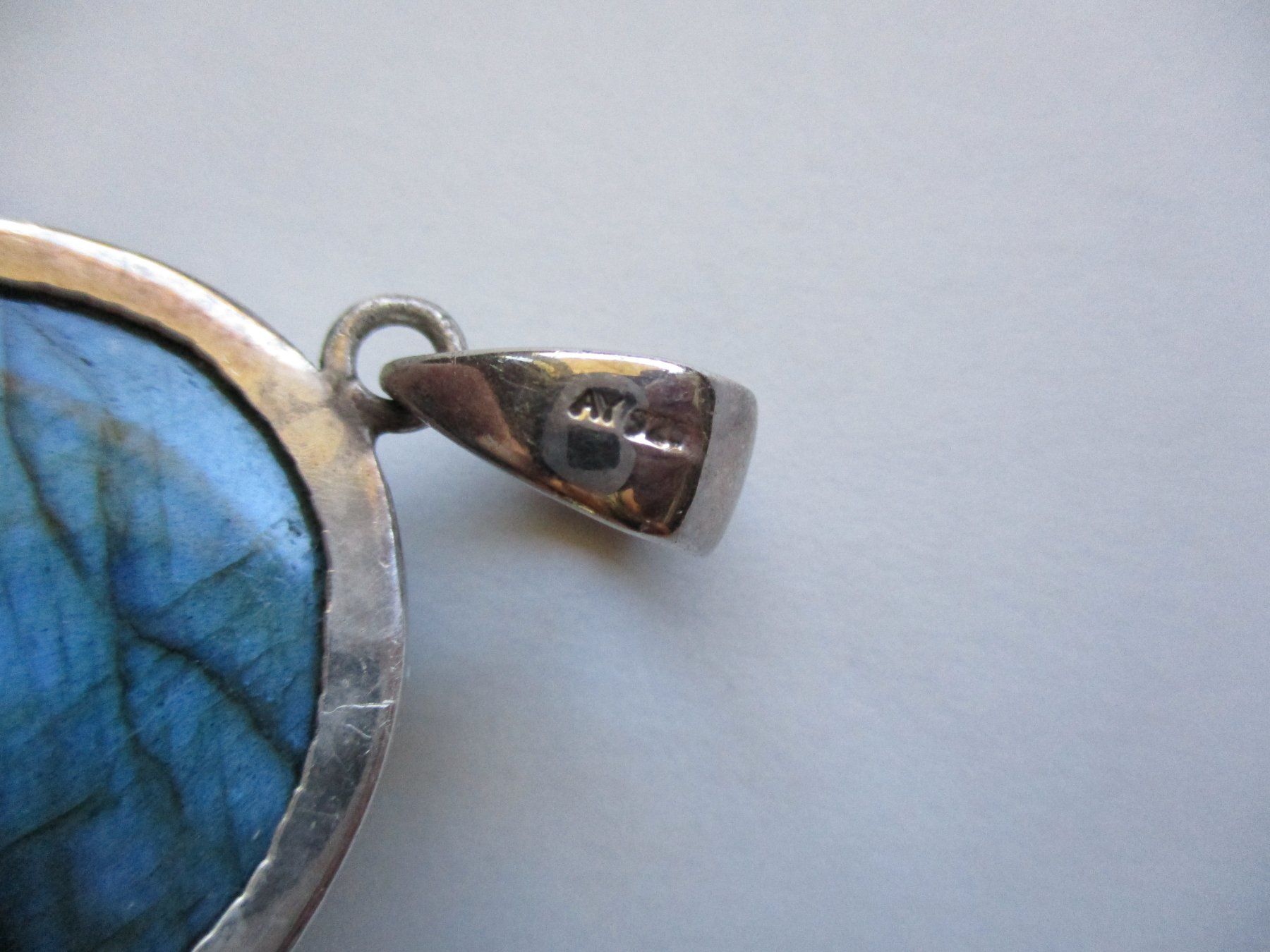 Ciondoli: Pendentif Labradorite Bleu Argent 925 – Usato da La Sarraz venduto da vic_v6kz 5