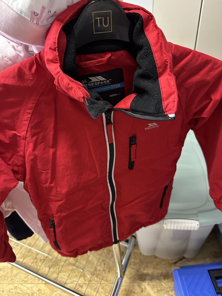 Lotti & Set di vestiti: Mädchen Kleider 35 stk – Usato da Sevelen venduto da Stopglobal. 6