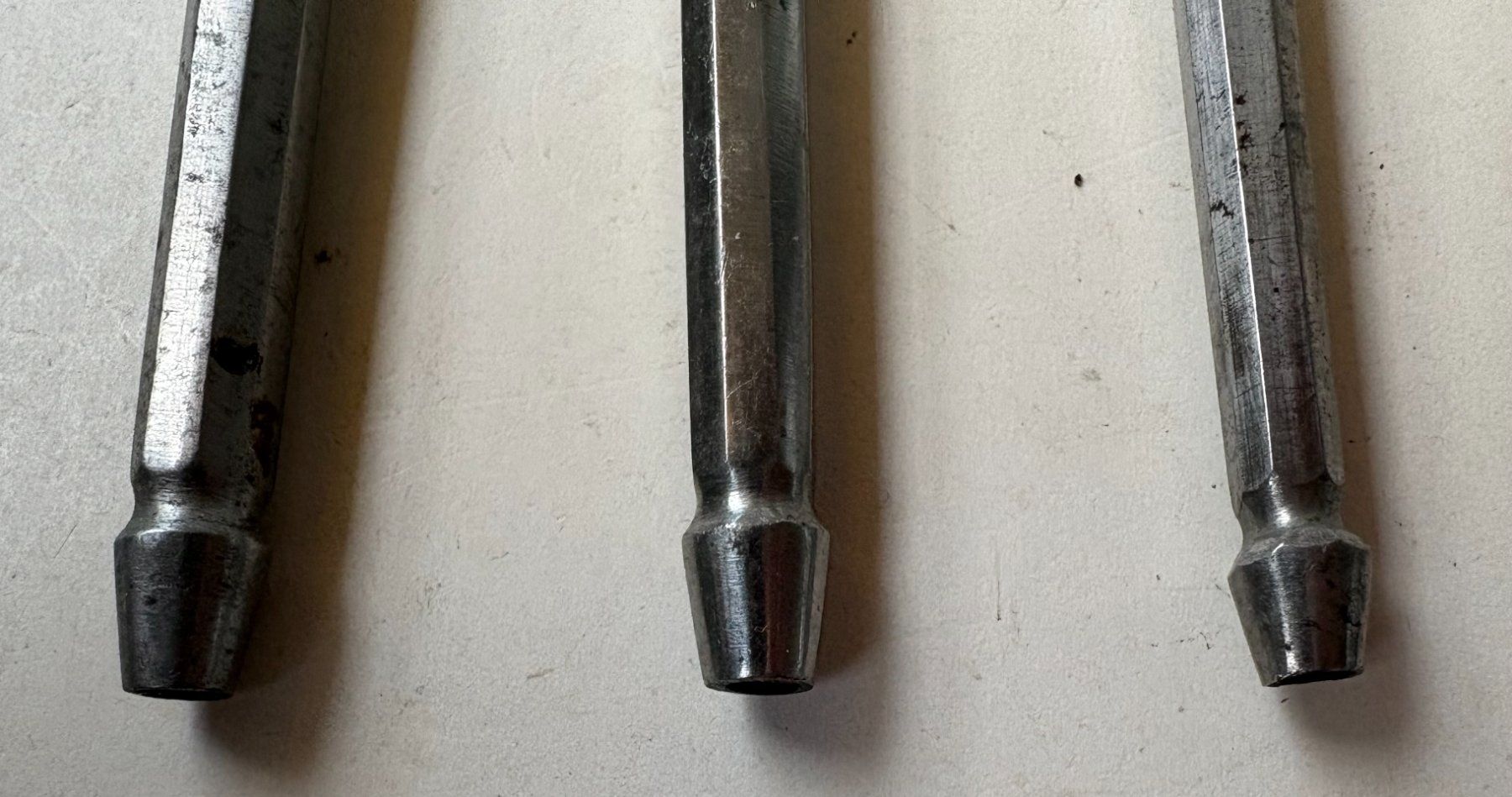 Tous les outils: VINTAGE HANDFEILKOLBEN – D'occasion à Ostermundigen par wini63 2