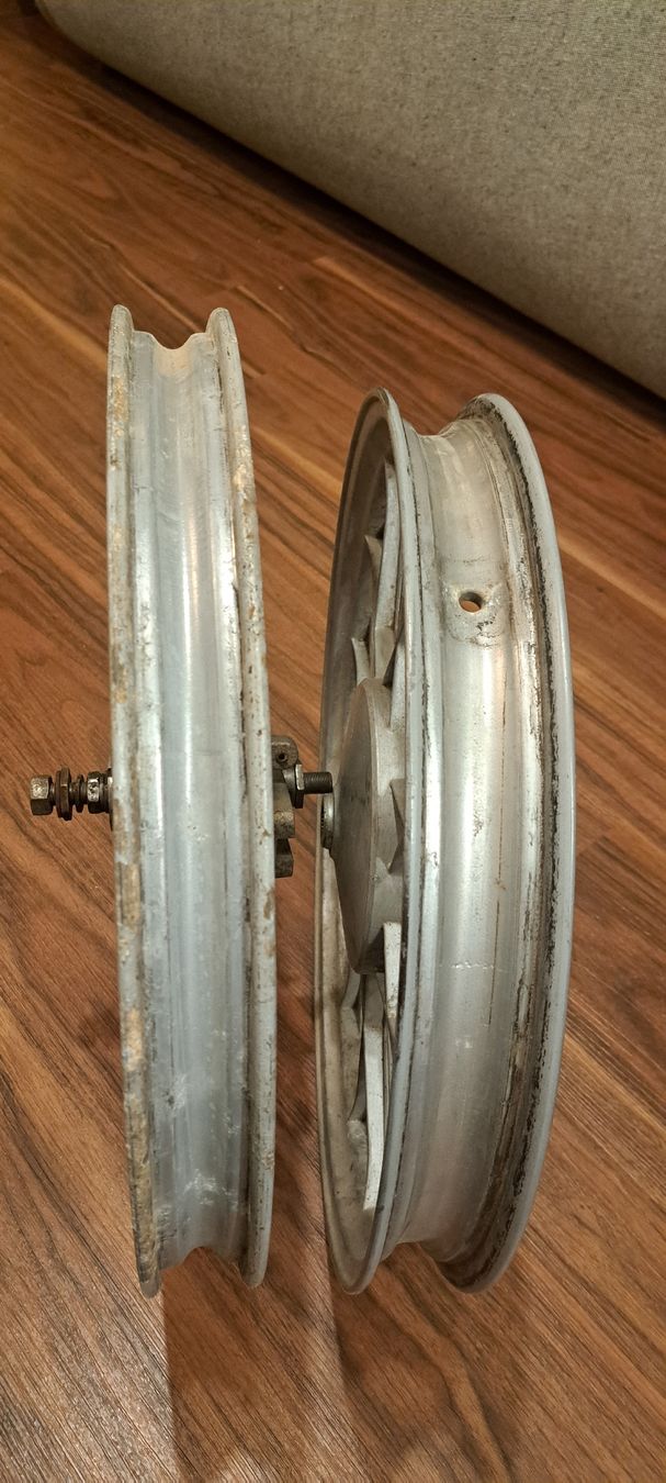 Piaggio Parti ricambio per ciclomotori: Piaggio Ciao/ Bravo Snowflakefelgen – Usato da Künten venduto da Rocchi71 7
