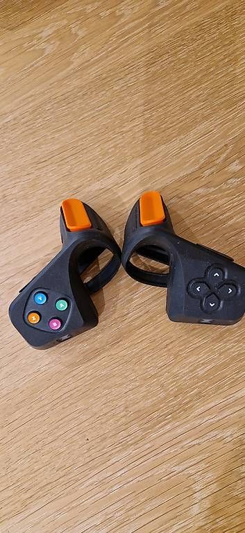 Controller: Zwift Play Controller zu verkaufen  – Usato da Rickenbach SZ venduto da man_np9p