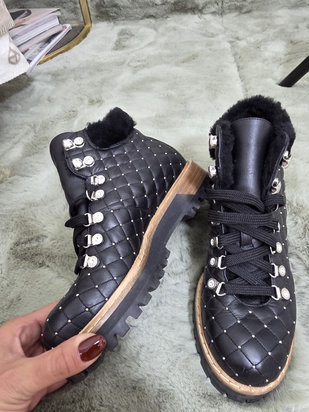 Damenschuhe: Lesilla Boots Black Leather Studded Fur Lined Size 37 – Neu (gemäss Beschreibung) aus Brüttisellen von par_8zbj 2