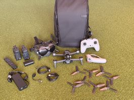 DJI FPV Drone – komplettes Set | <10 Flüge | Neuwertig