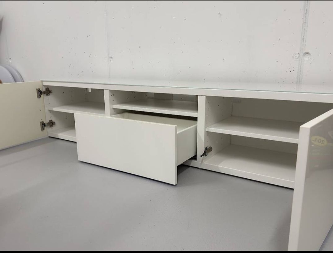 Ikea Mobili TV: IKEA BESTÅ TV-Bank – Usato da Rickenbach LU venduto da kel_2zfz 2