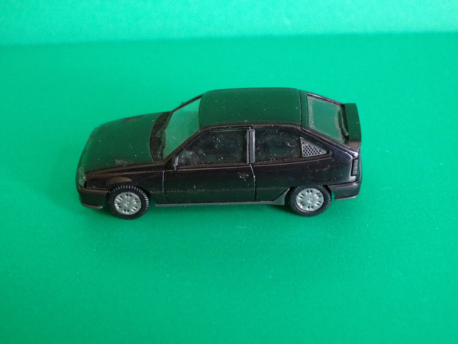 Herpa Modellini d'auto: Opel Kadett von Herpa 1/87 – Usato da Bretzwil venduto da Meex 2