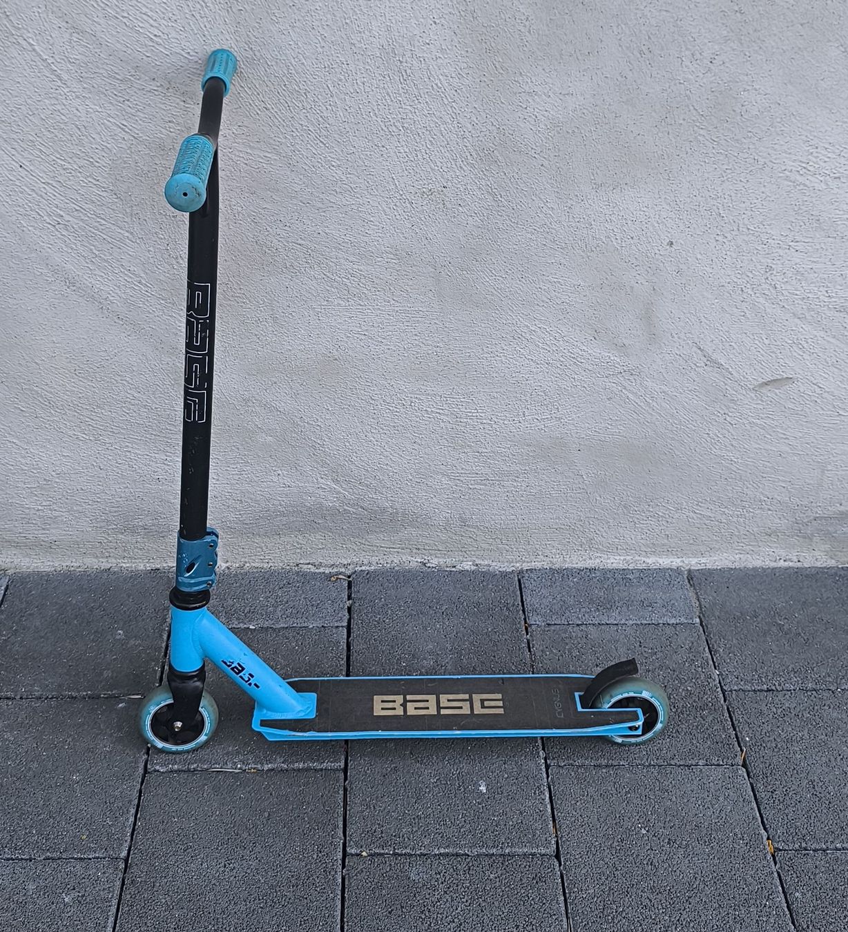 Kickboard: Base Trottinett blau gebraucht – Gebraucht aus Hasle LU von Fridu19