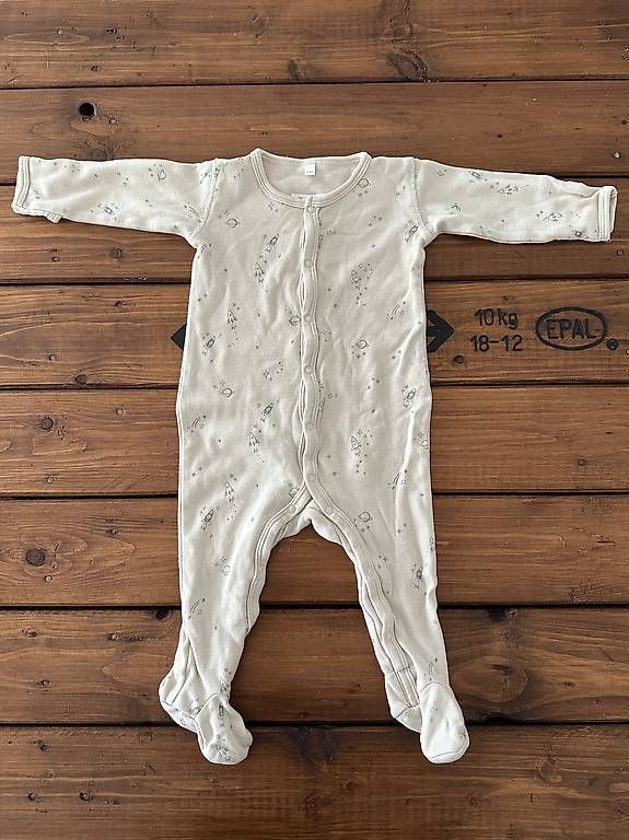 Pyjamas & Ähnliches: Strampler / Pijama 0-6 Monate | Weltraum – Gebraucht aus Zürich von domeldidom