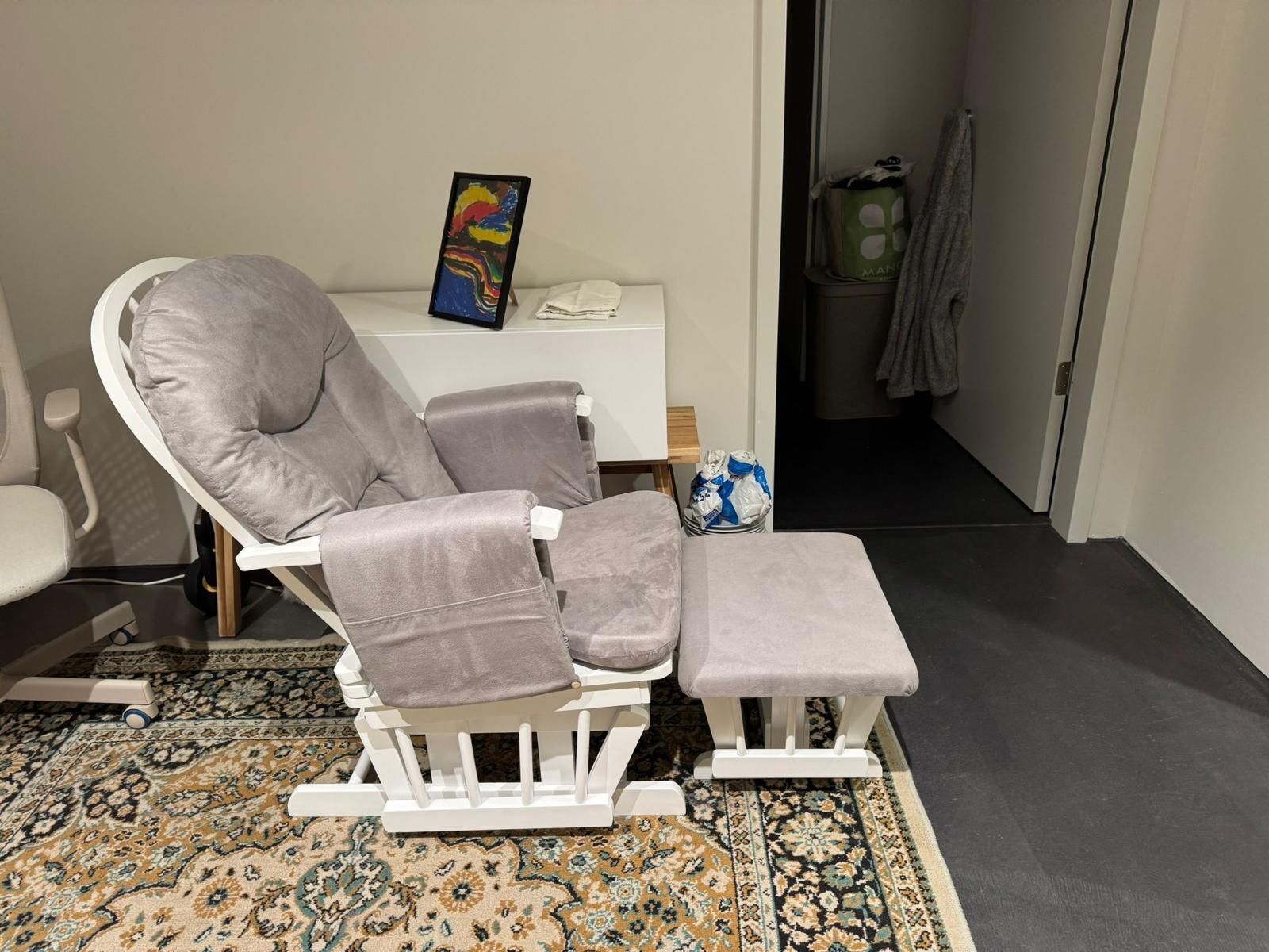 Stühle: Nursing Chair – Gebraucht aus Basel von Nalvaro 1