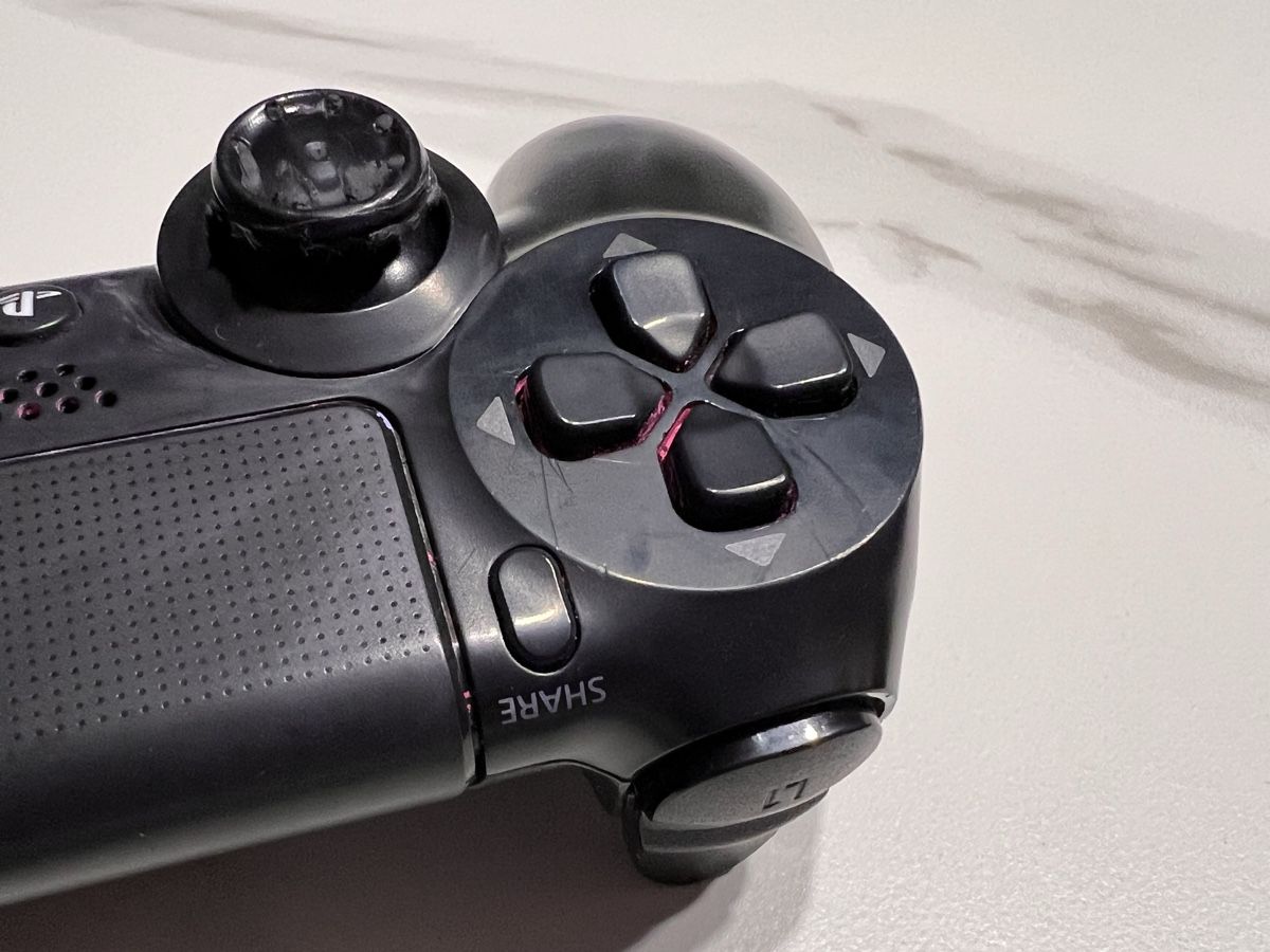 Sony Console: PS4 Controller Schwarz Dualshock 4 Wireless einwandfrei – Nuovo (secondo la descrizione) da Winterthur venduto da ChicMarkt 4