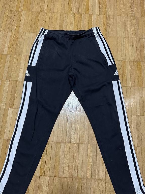 Adidas Pantaloni: Adidas Jogginghose Grösse S/M – Usato da Bassersdorf venduto da A.Perez8