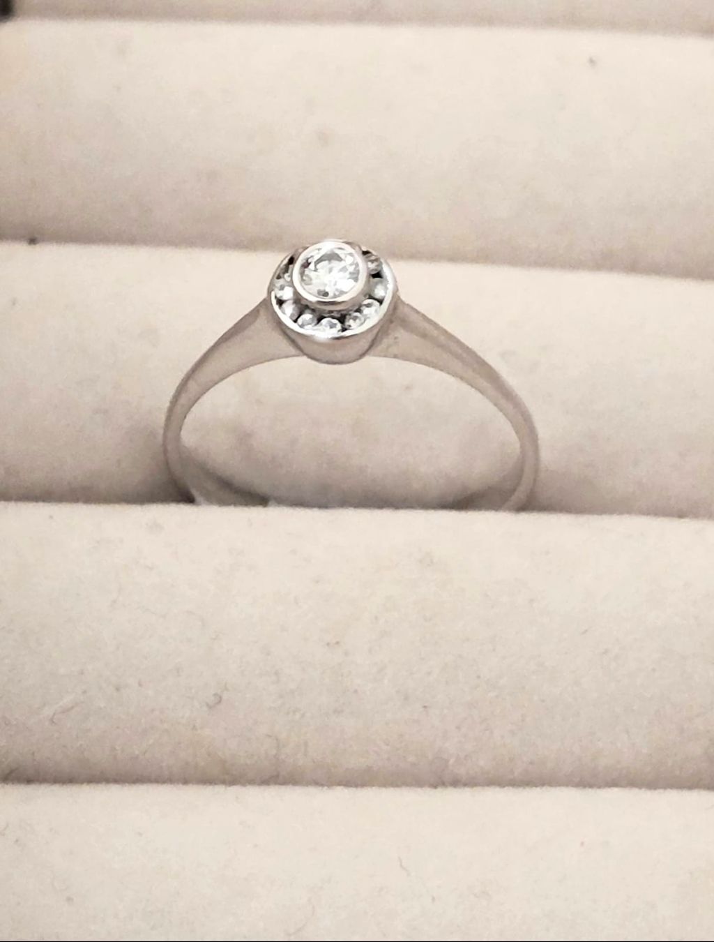 Bagues: Gold Ring mit Diamanten – Neuf avec emballage d'origine à Zürich par edu_kvc6 4