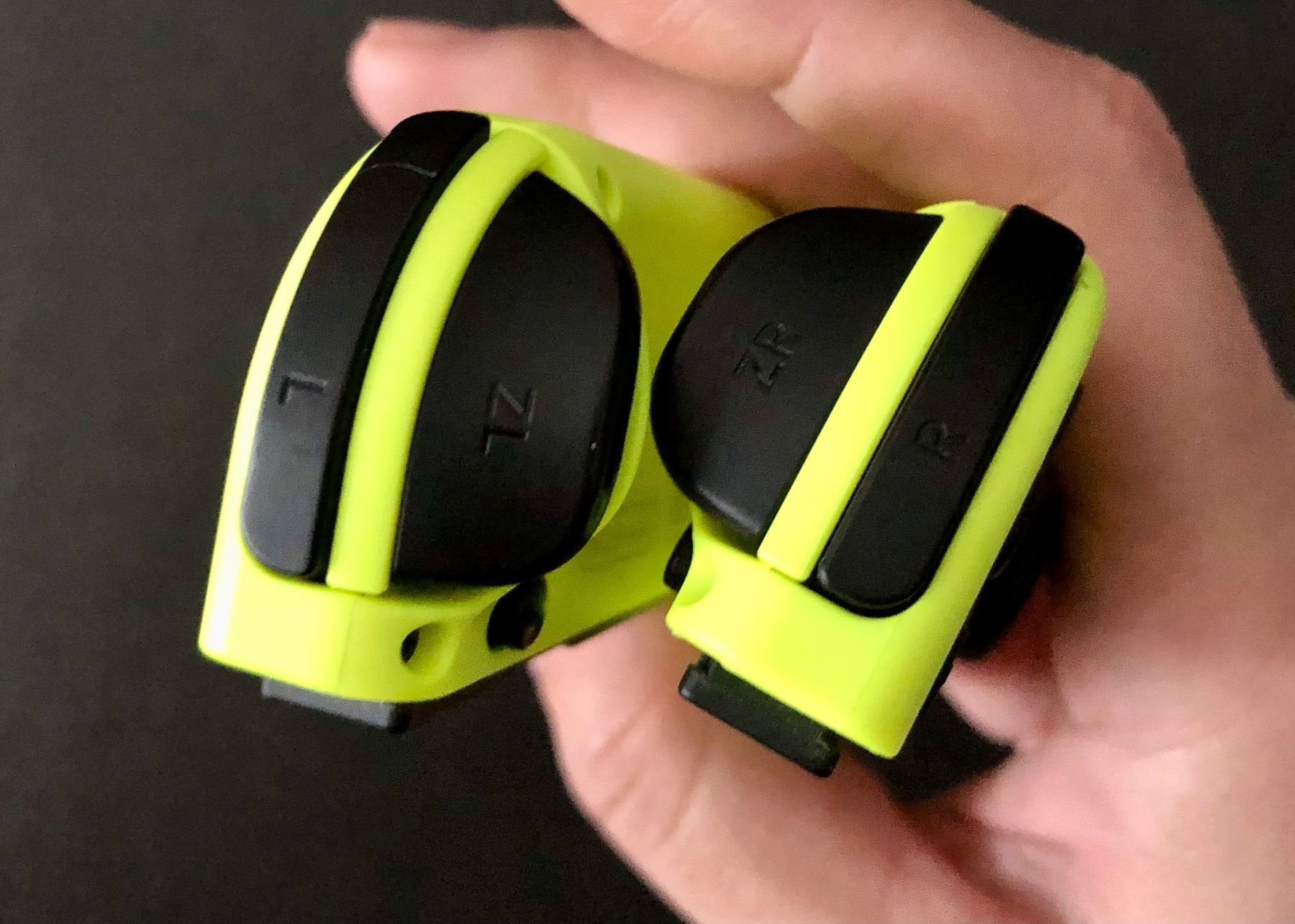 Nintendo Controller: 2 Joy-con neon yellow -  Nintendo Switch – Gebraucht aus Lausanne von  4