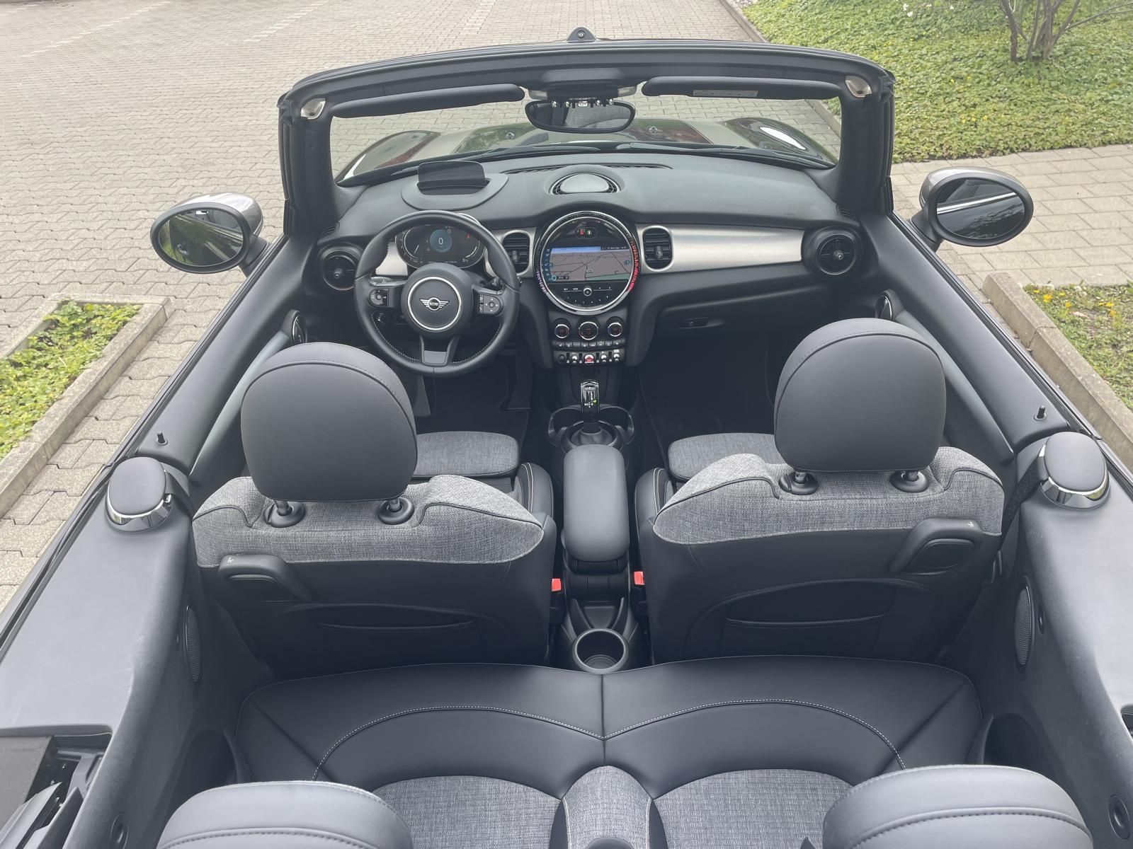 Mini Automobili: Mini Cooper Cabrio 2023 - Black Edition – Usato da Egnach venduto da Thankyou 7