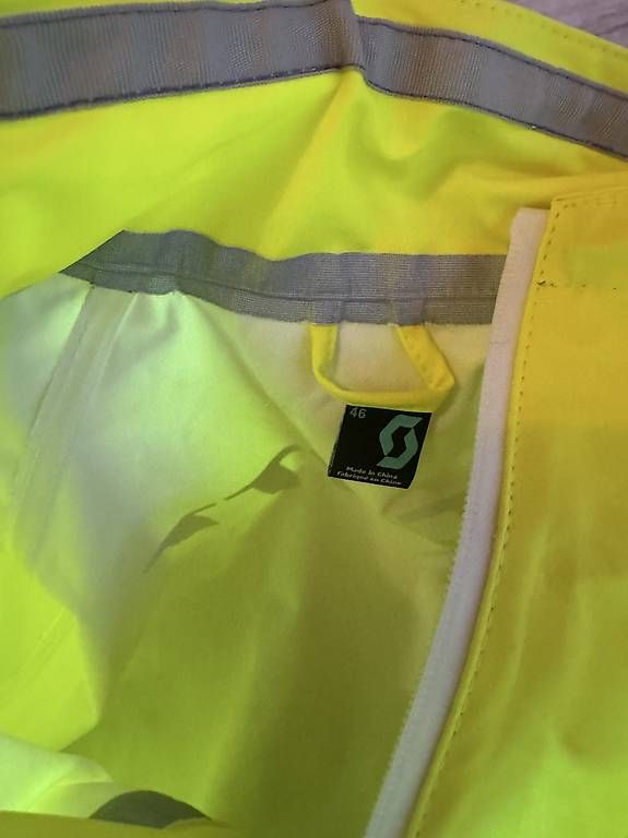 Scott Giacche: SCOTT Regenjacke Neon Grösse 46 gebraucht – Usato da Tägerwilen venduto da _Moonlight_ 1