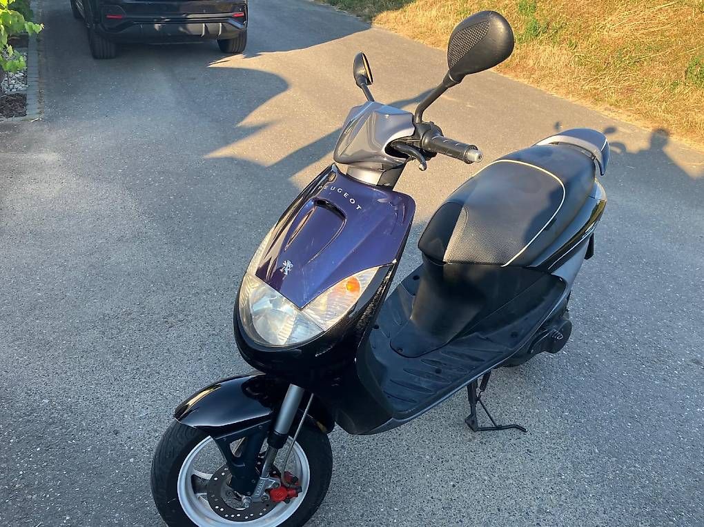Scooters: Scooter  – D'occasion à Châtillon par riri79