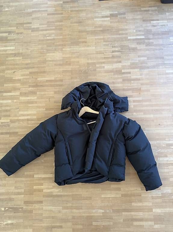 Vestes: Eightyfive Winterjacke/Pufferjacke Grösse M  – D'occasion à Kestenholz par aaron.valentin