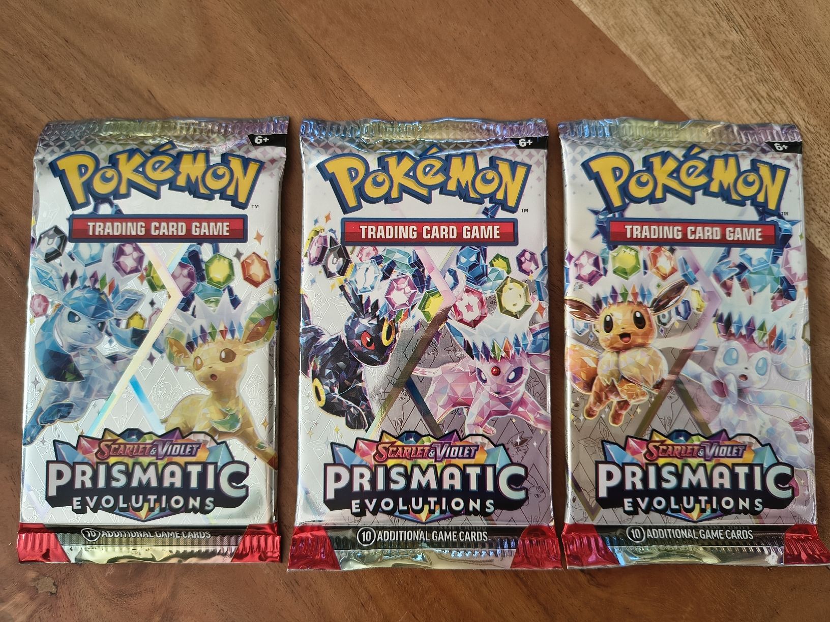 Giochi: 3 Pokémon Prismatic Evolutions EN Booster – Nuovo e nell'imballaggio originale da Hausen AG venduto da Land.Ei