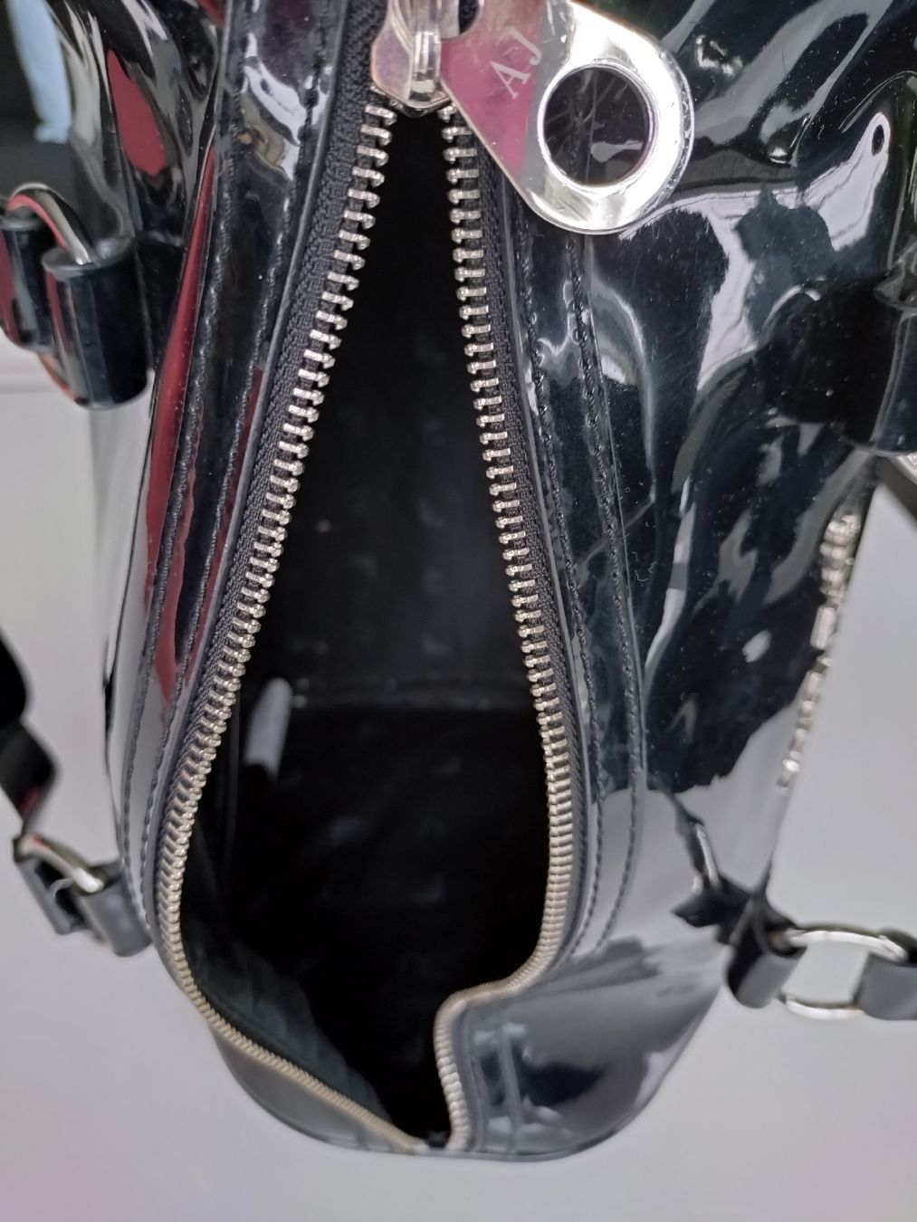 Armani Borse da donna: Handtasche Armani Jeans, schwarz Lack – Usato da Kilchberg ZH venduto da Sho5000 2