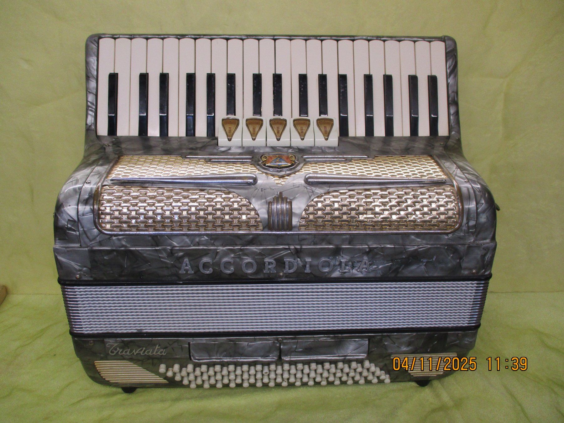 Strumenti musicali: Akkordeon Accordiola Camerano – Usato da Jegenstorf venduto da Oktavio