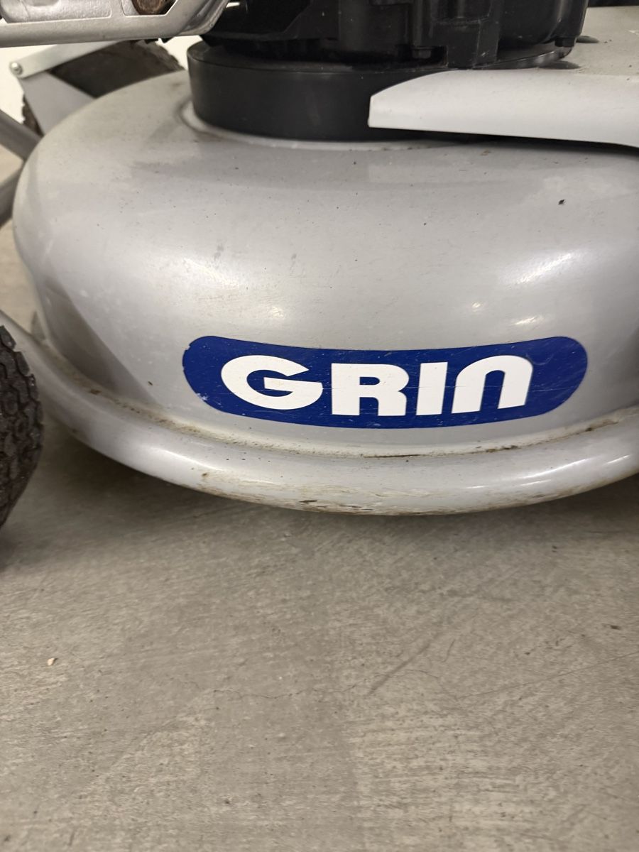 Rasenmäher: GRIN Rasenmäher Benzin Briggs & Stratton – Gebraucht aus Zürich von joyfulgrace 1