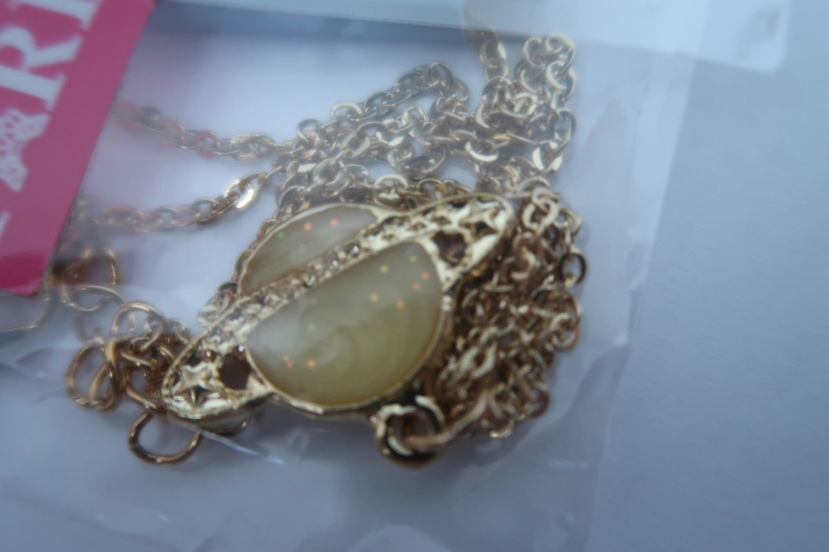 Colliers: Saturnkette – Neuf avec emballage d'origine à Bassersdorf par secondhand_clothing