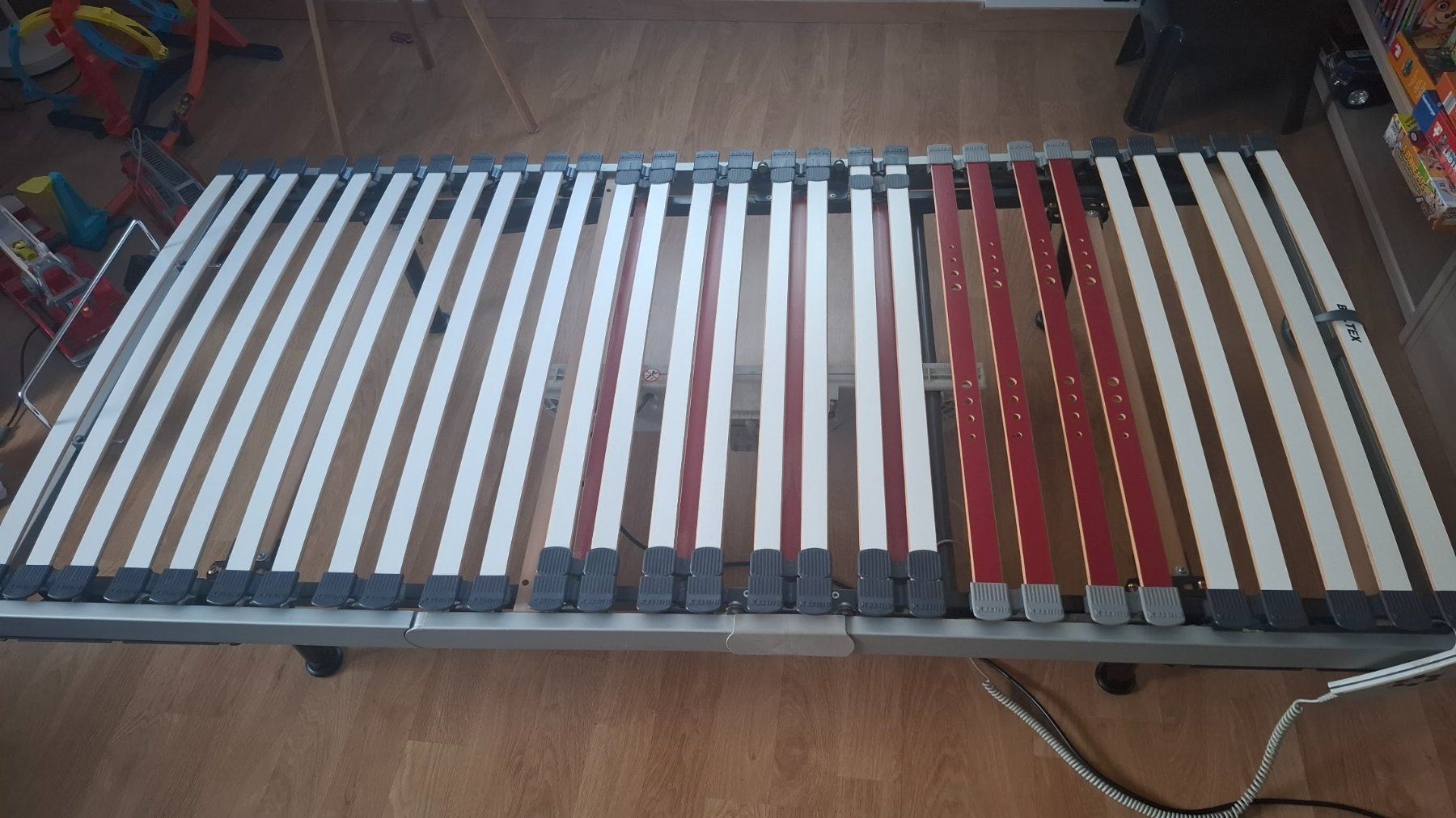 Reti a doghe: Lit 90 x 200 / sommier électrique – Usato da Fribourg venduto da Kiki020 3