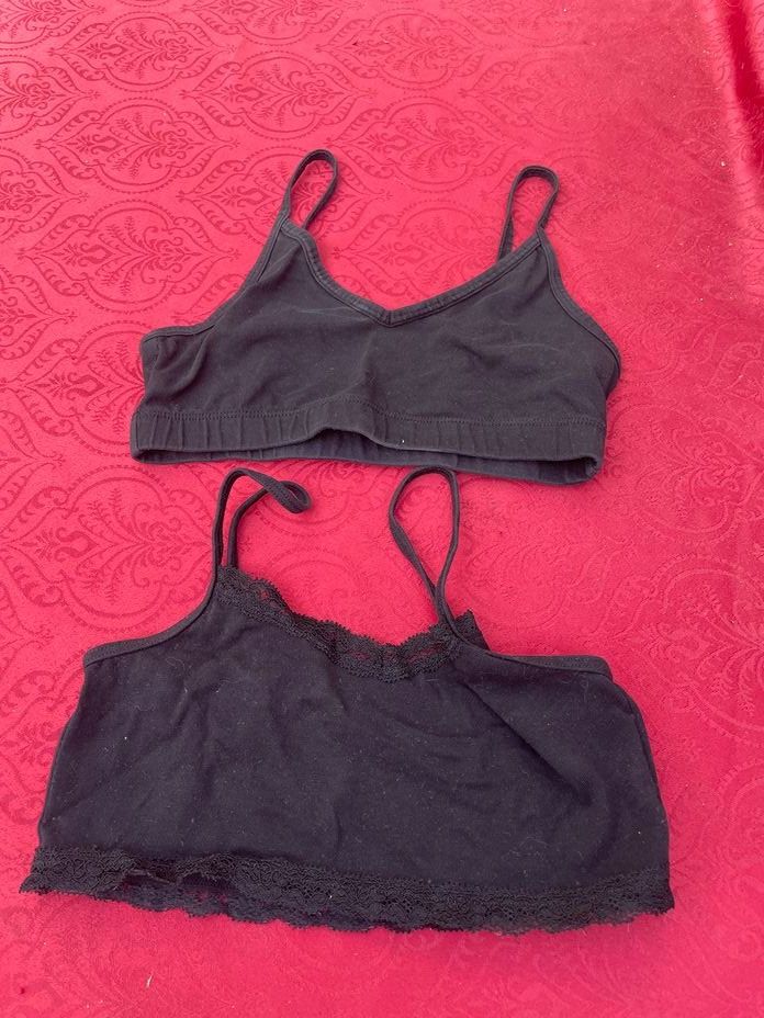 Biancheria intima: 2 Mädchen BH Top schwarz 134/140 – Usato da Bergdietikon venduto da antovale