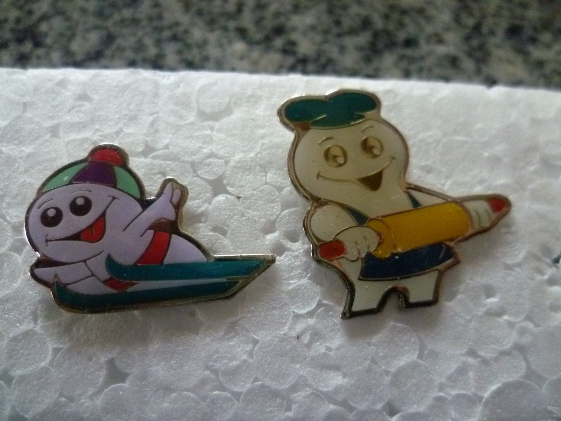 Plaketten & Abzeichen: Pins – Neu (gemäss Beschreibung) aus Bargen BE von angel611