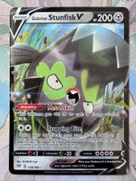 Pokémon TCG – Galarian Stunfisk V (DAA128) Darkness Ablaze