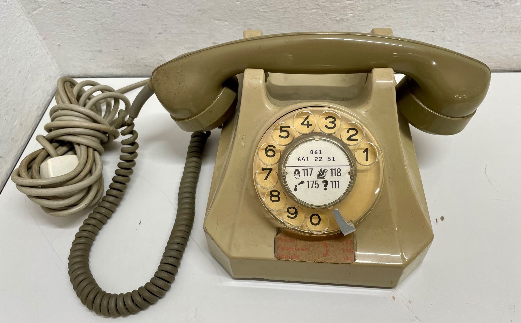Telefoni: Vintage PTT Telefon mit Wählscheibe – Difettoso da Niederdorf venduto da LeptonAG 1
