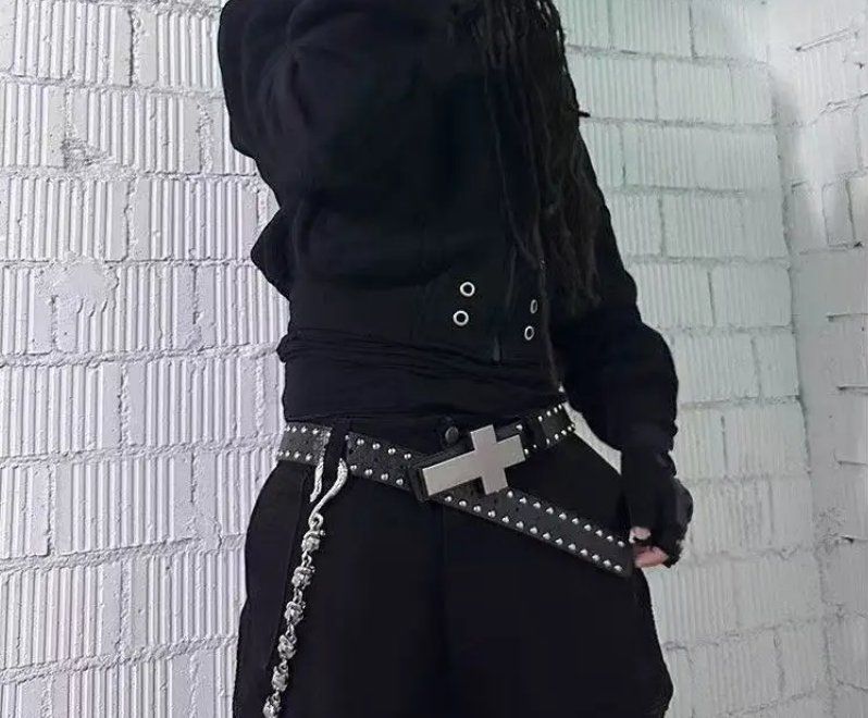 Cinture: Schwarzer Gürtel mit Rivet Gothik Punk - Ceinture – Nuovo e nell'imballaggio originale da Lausanne venduto da FASHION-WORLD-SHOP