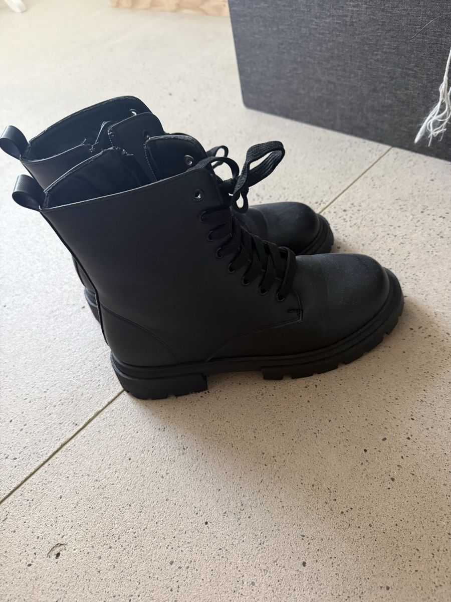 Scarpe da donna: Boots – Nuovo (secondo la descrizione) da Itingen venduto da jessi811