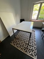 Tisch weiss glanz mit Metallbeinen guter Zustand