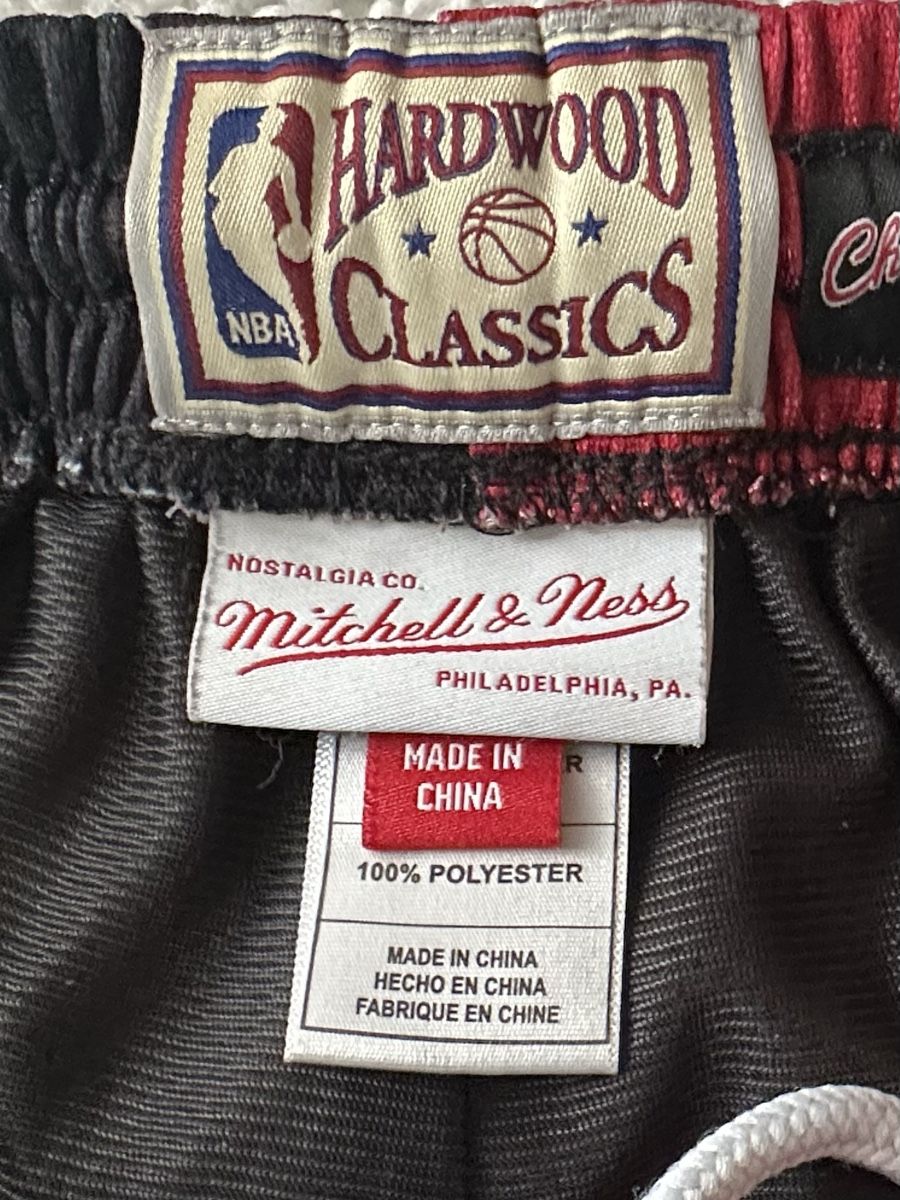 Pantaloni: Chicago Bulls Shorts - Mitchell & Ness – Usato da St. Margrethen SG venduto da van_gw7b 2