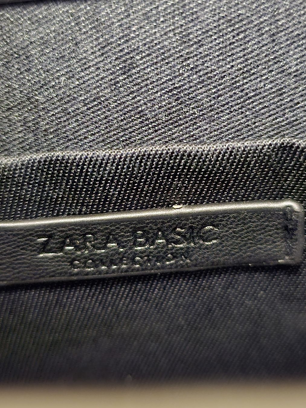 Zara Borse da donna: ZARA BASIC Samt Abendtasche / Clutch mit Kette & Perlendetai – Usato da Urdorf venduto da ole_mrp9 6