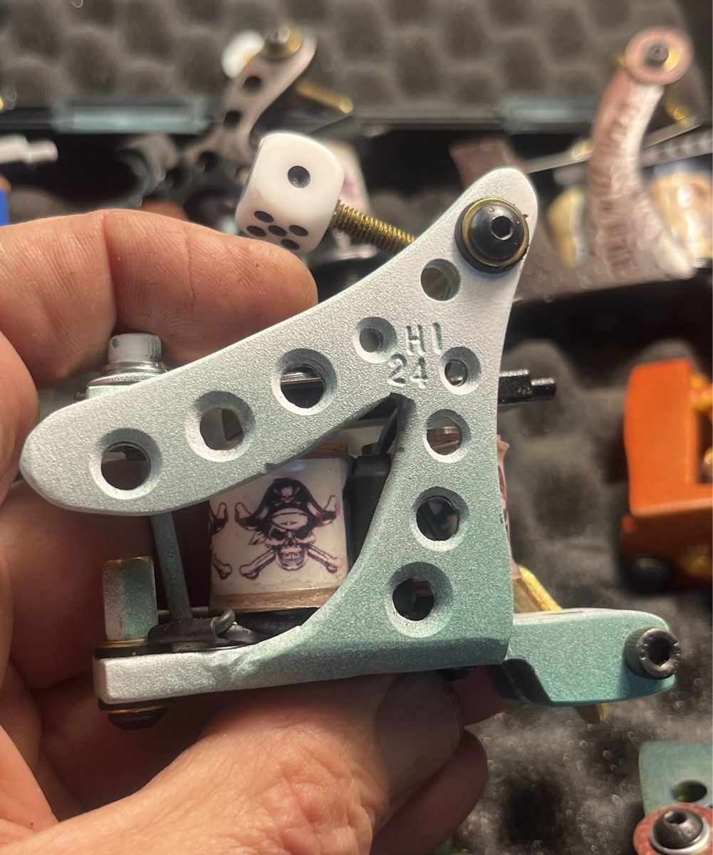 Altro per la cura del corpo: Custom Tattoo Machine - Made in Switzerland – Nuovo e nell'imballaggio originale da Obermumpf venduto da davetattoo 4