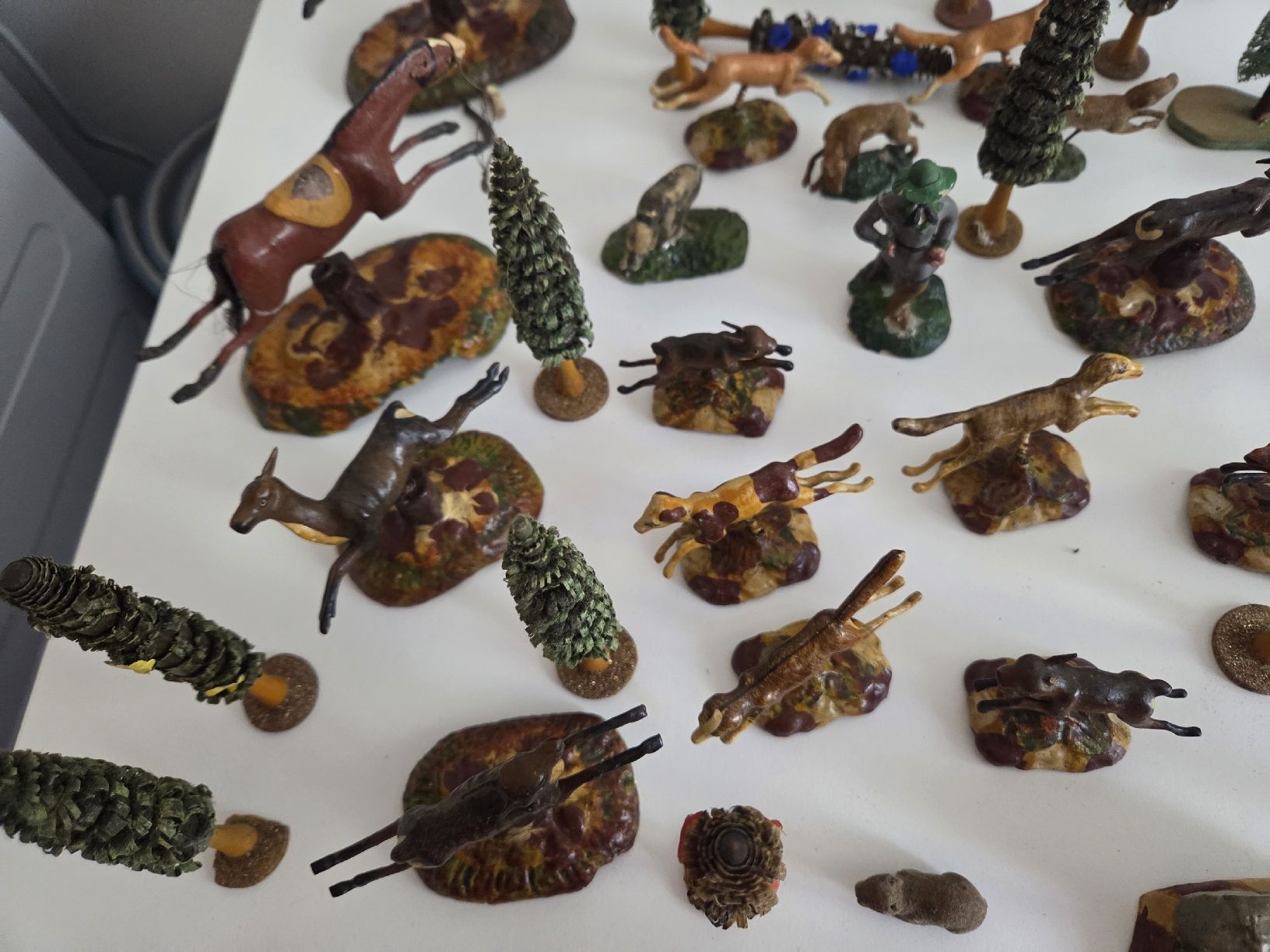 Alle Dekorationen: Miniatur "Jagd" Konvolut Deko – Defekt aus Münchenstein von Piccolo013 2