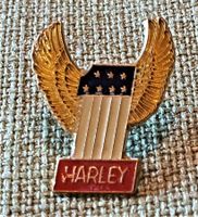 L925 - Pin Harley Davidson Nr. 1 Adler Flügel