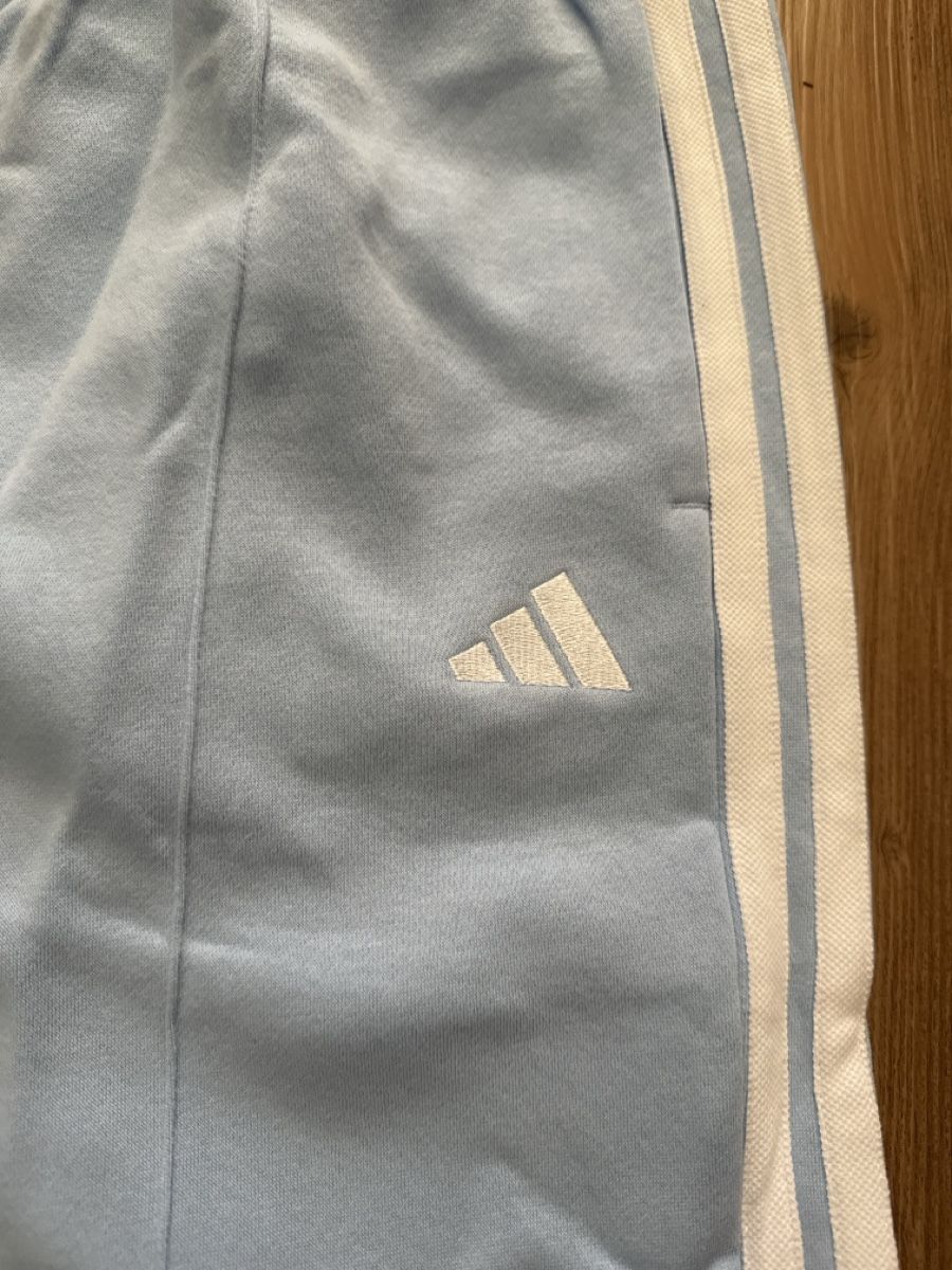 Adidas Hosen: Adidas Sporthose hellblau Grösse XL – Neu (gemäss Beschreibung) aus Wädenswil von Midas04 1