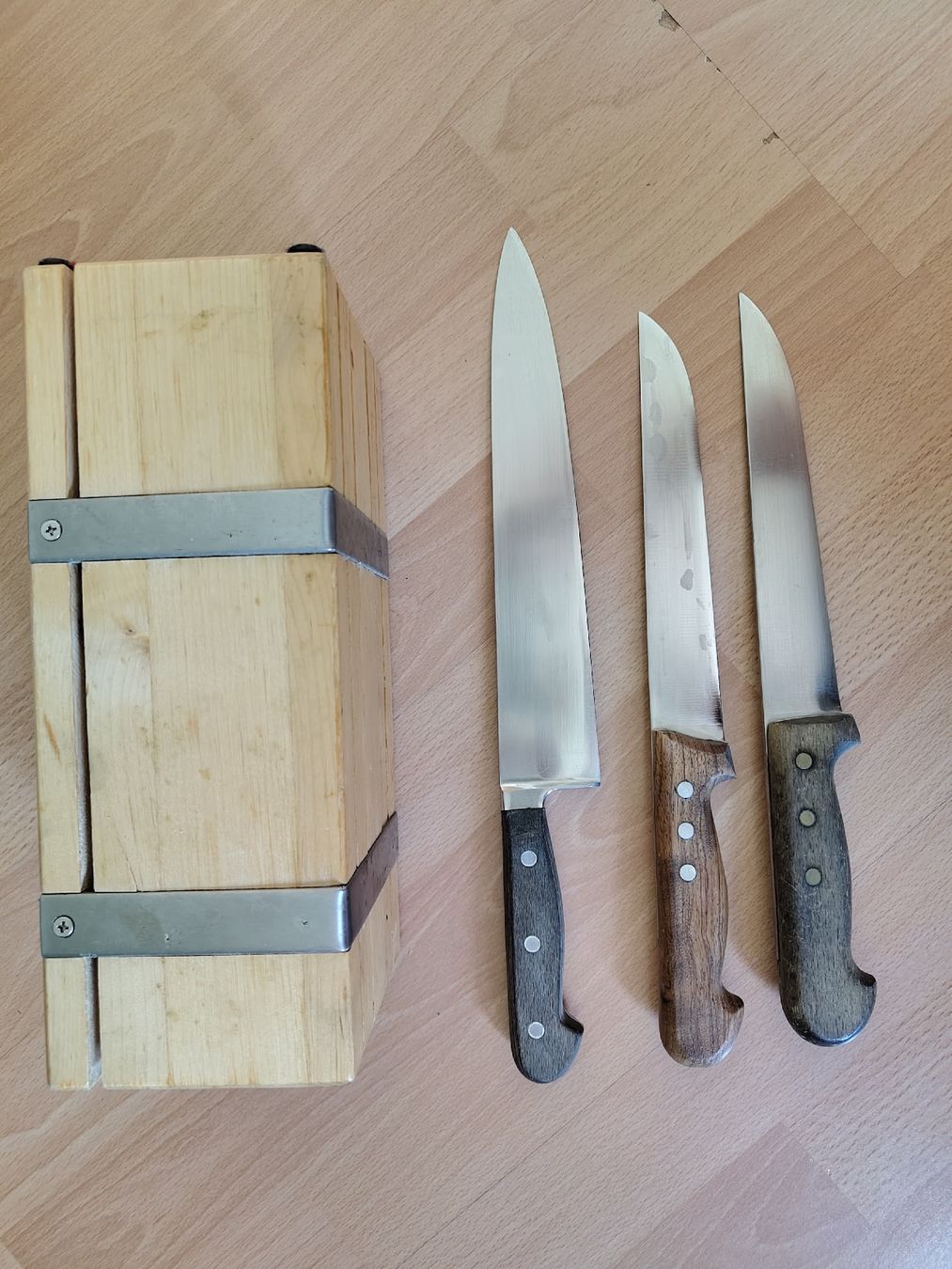 Couteaux: Messerblock mit drei Messer – D'occasion à Basel par OleThiele