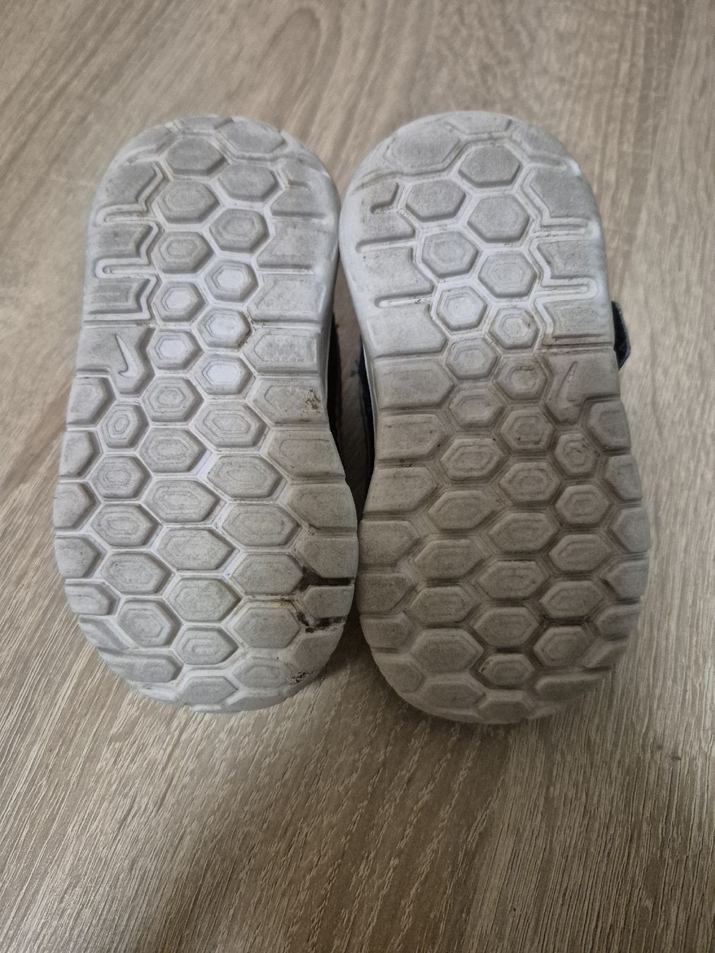 Nike Scarpe per ragazzi: Nike Baby schuhe grösse 20-21 – Usato da Schöfflisdorf venduto da kin_2dp9 2