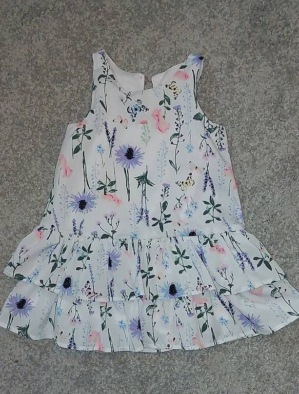 Vestiti & Gonne: Mädchenkleid Gr 98 H&M – Usato da Wohlenschwil venduto da Fabii82