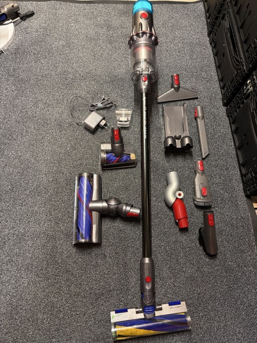 Dyson Aspirapolveri & Accessori: Dyson v12 Detect slim adsolute – Usato da Landquart venduto da Nnf007