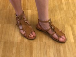 ✨ TOD's Sandalen, Gr. 38, Leder, Fransen, Sommer-Look ✨