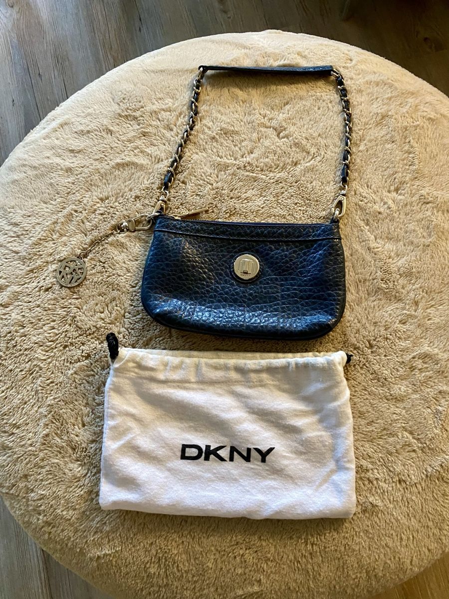 DKNY Borse da donna: DKNY Clutch – Usato da Unterägeri venduto da Simonolga